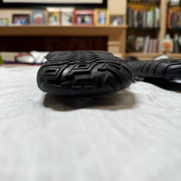 Genuine Dolce and Gabbana men’s thong sandals - Picture 7 of 8